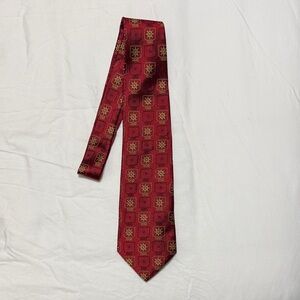Tommy Hilfiger Burgundy and Gold Patterned Tie